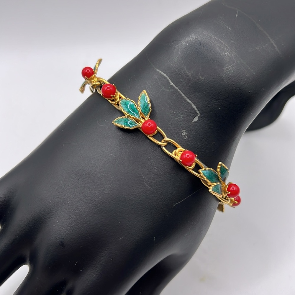 Gold Tone Bracelet Bangle Chain Jewelry Holly Berries Leaves Plant Christmas